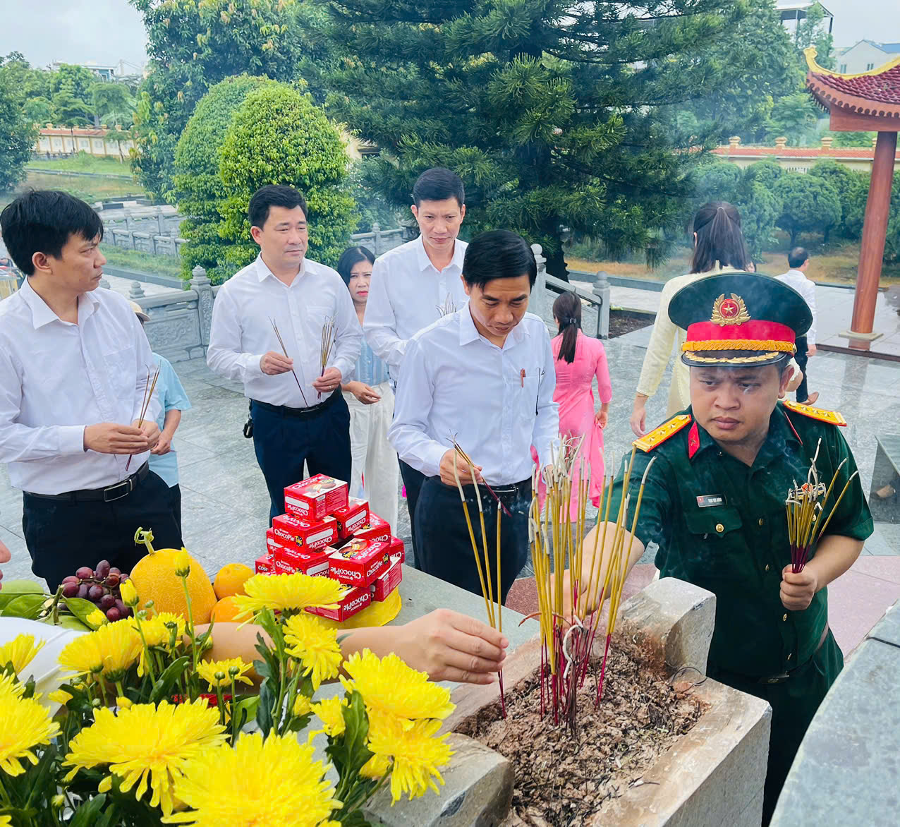 Anh-tin-bai